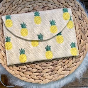 Straw clutch pineapple 🍍